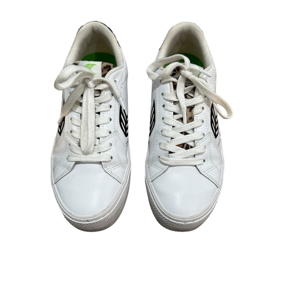 Cariuma Shoes - Cariuma Salvas Sneaker - Women’s size 9.5